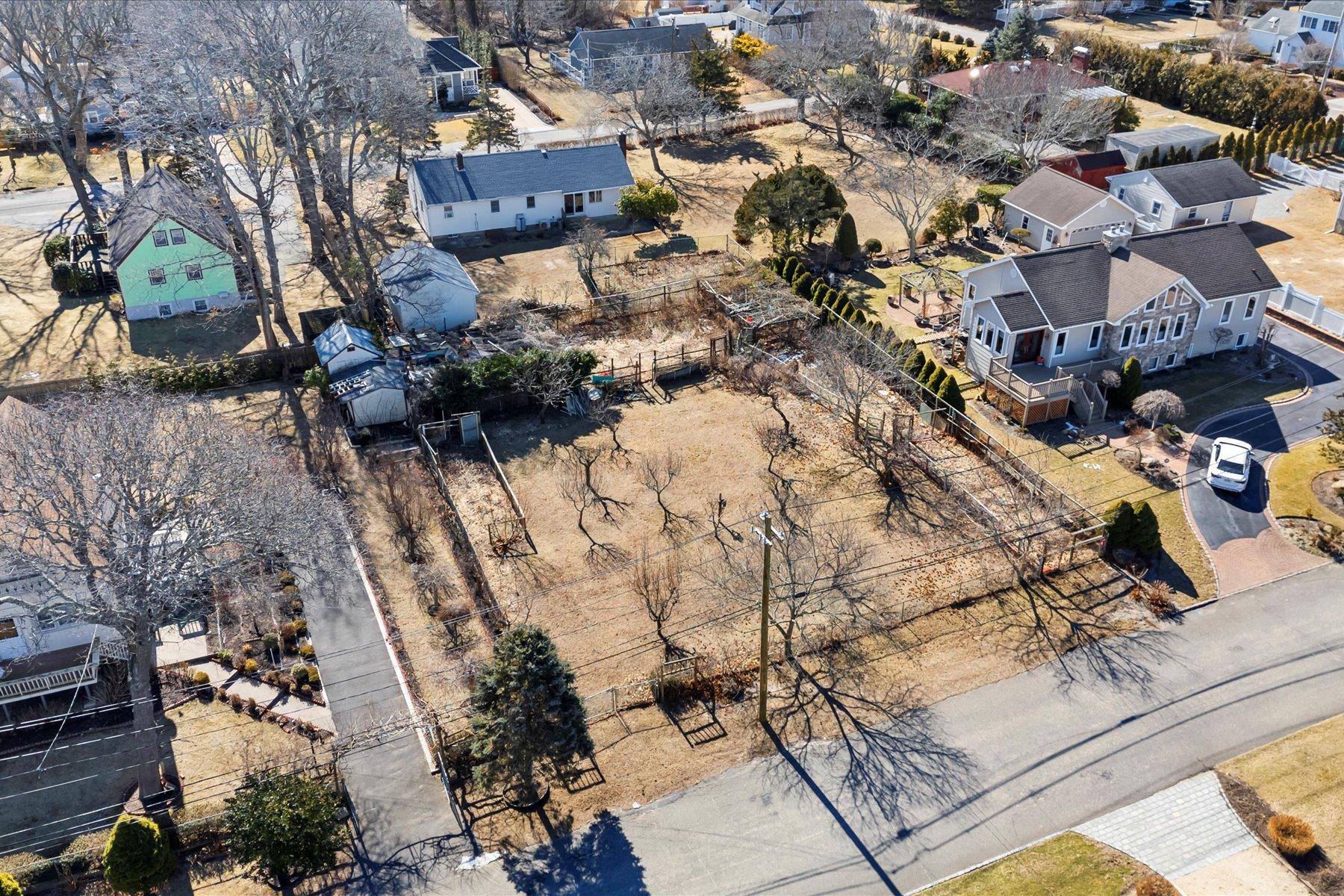 #4 photo, 255 East Road, Mattituck , NY 11952