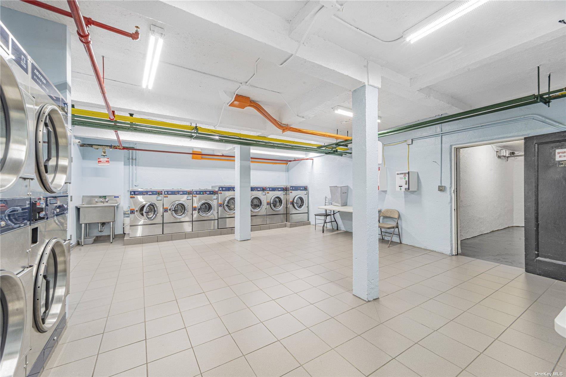 #20 photo, 96-11 65 Road, クイーンズ区 Rego Park , NY 11374