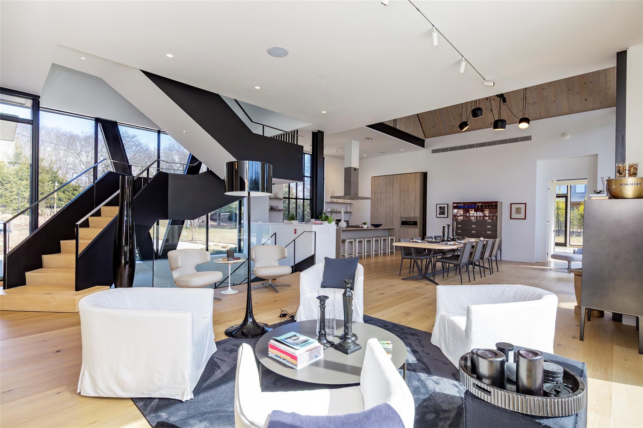 #11 photo, 179 Montauk Highway, サフォーク郡 East Hampton , NY 11937