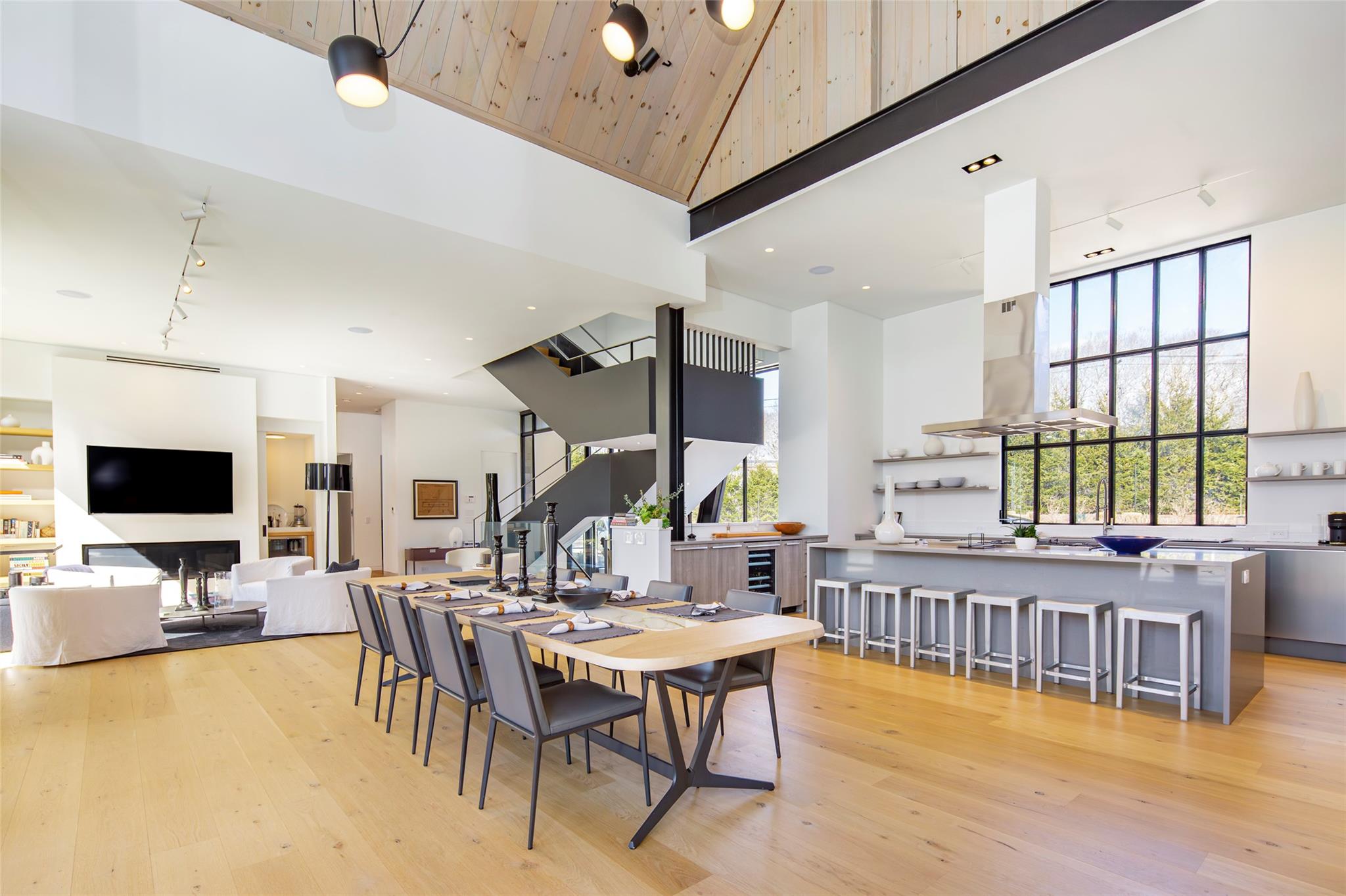 #13 photo, 179 Montauk Highway, サフォーク郡 East Hampton , NY 11937