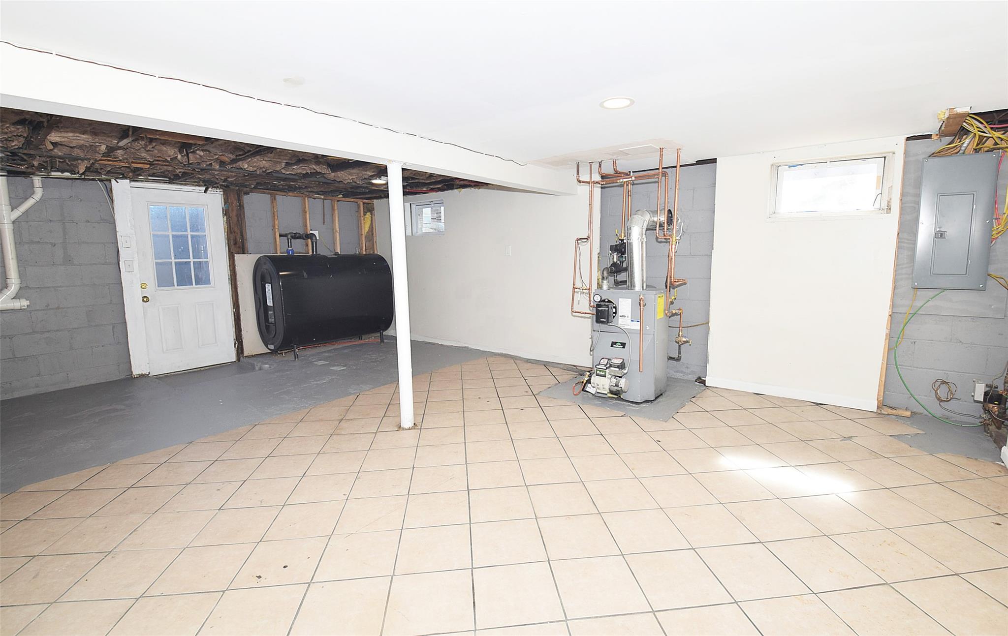 #13 photo, 1347 Ferndale Boulevard, 東長島 Central Islip , NY 11722