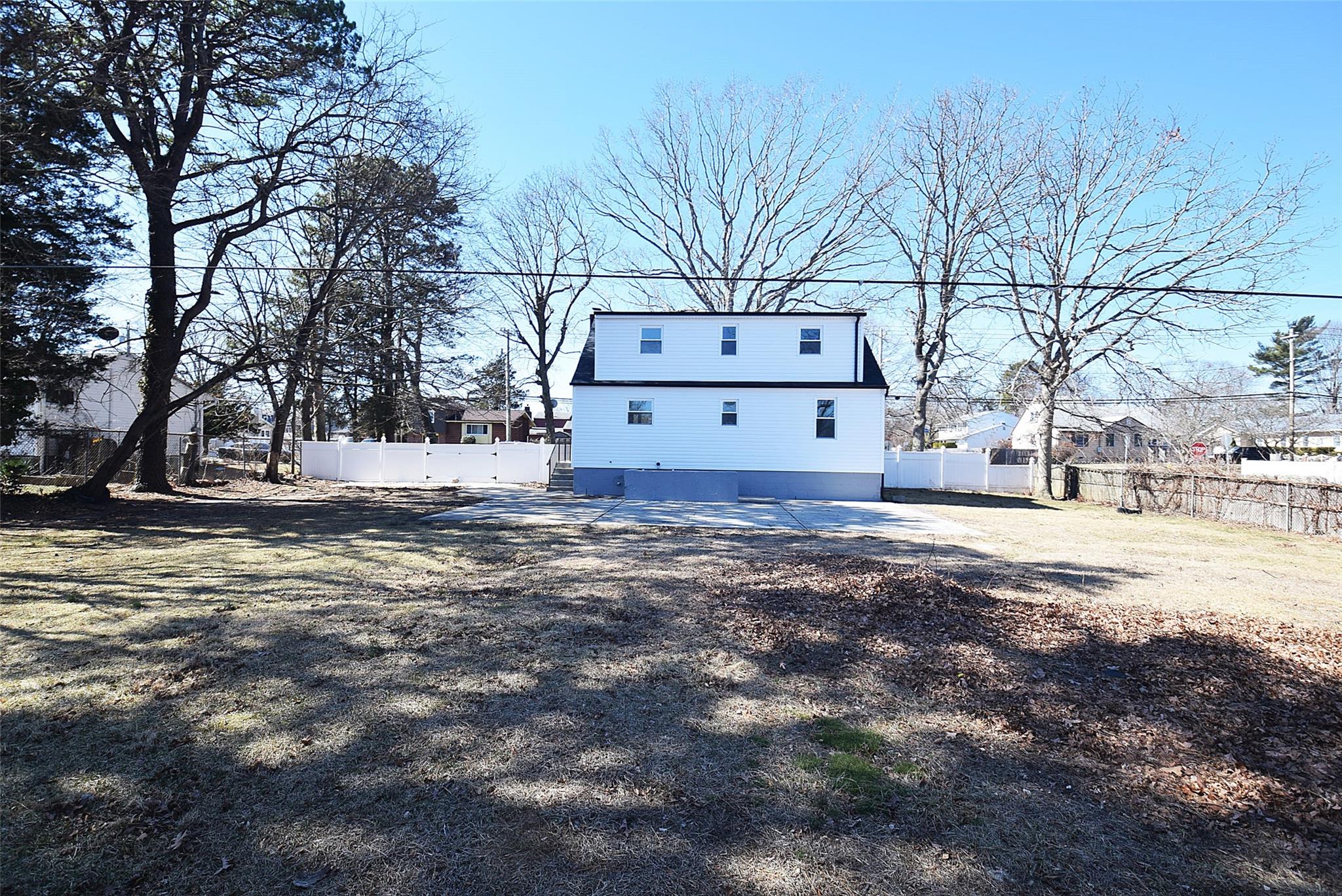 #20 photo, 1347 Ferndale Boulevard, 東長島 Central Islip , NY 11722