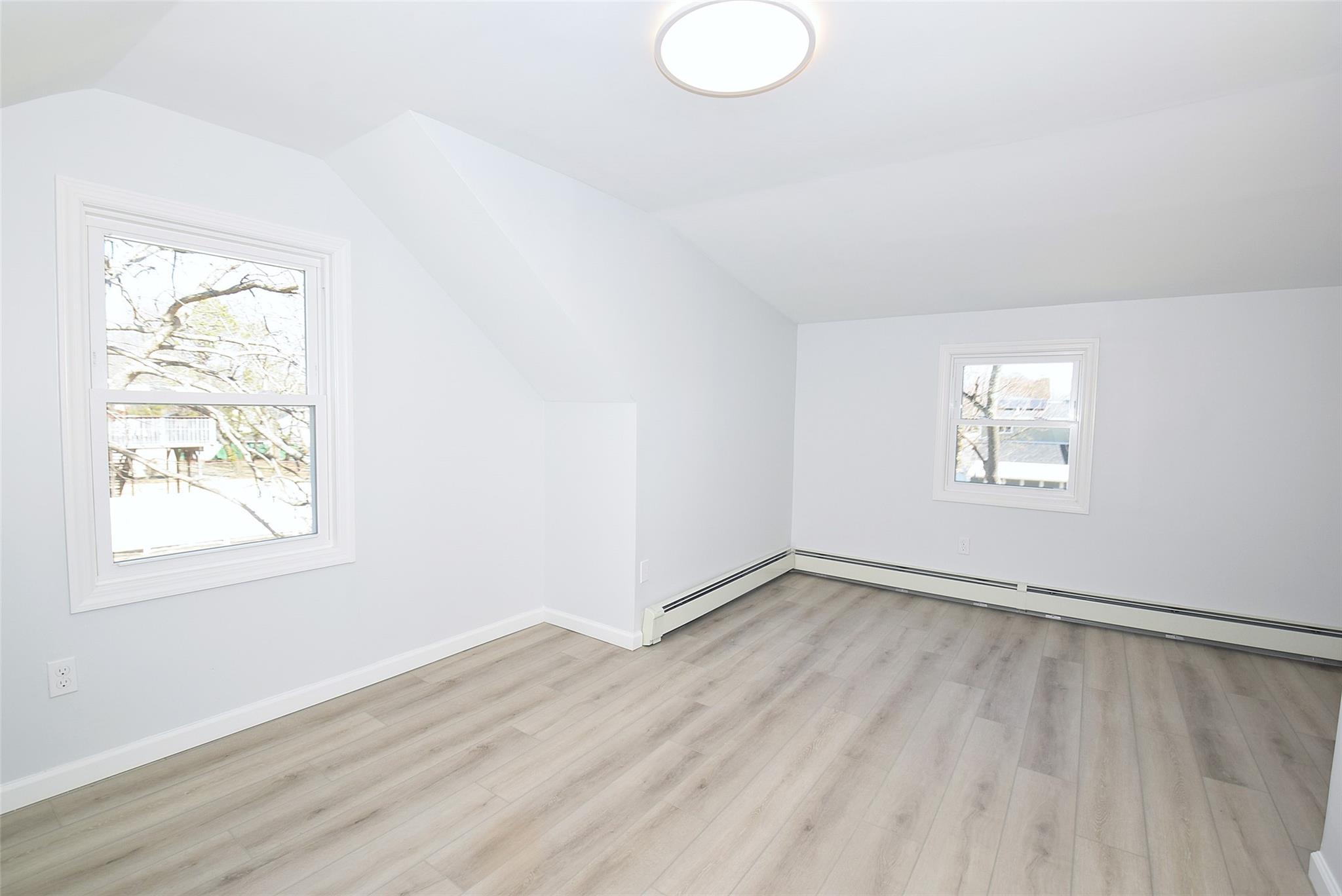 #9 photo, 1347 Ferndale Boulevard, 東長島 Central Islip , NY 11722