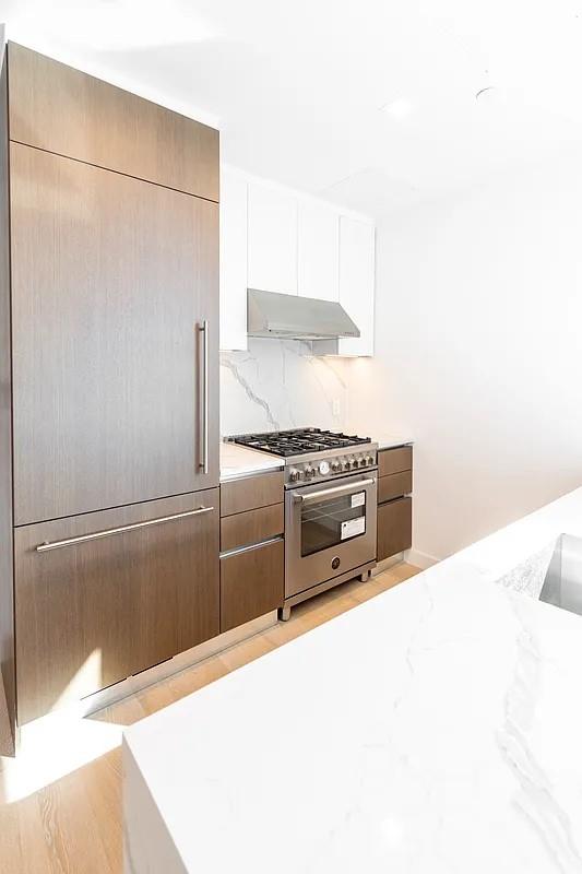 #3 photo, 33-66 Farrington Street, クイーンズ区 Flushing , NY 11354