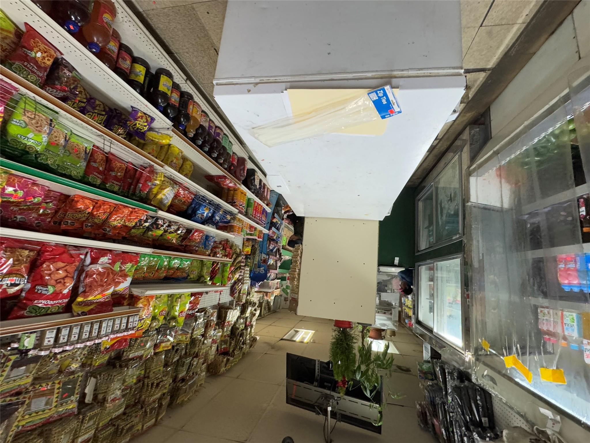 #4 photo, 10322 Northern Boulevard, クイーンズ区 Corona , NY 11368