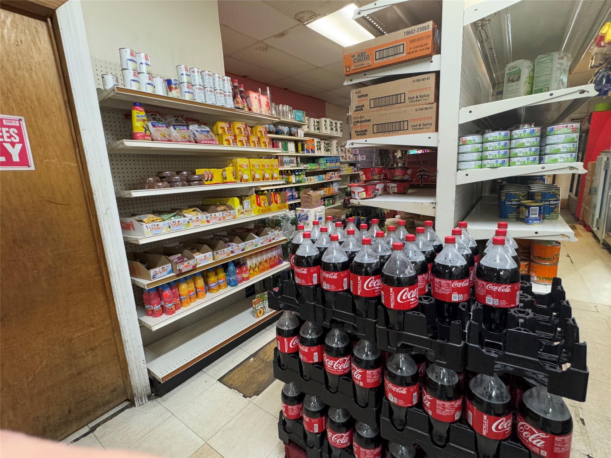 #6 photo, 10322 Northern Boulevard, クイーンズ区 Corona , NY 11368