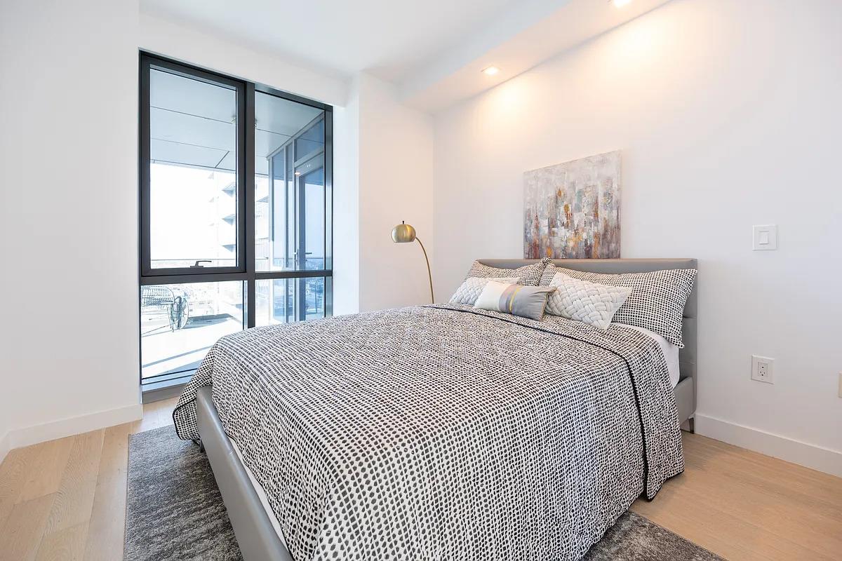 #4 photo, 33-66 Farrington Street, クイーンズ区 Flushing , NY 11354