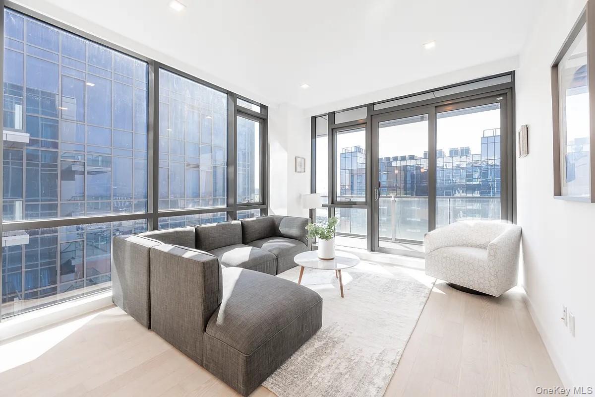 #3 photo, 33-66 Farrington Street, クイーンズ区 Flushing , NY 11354