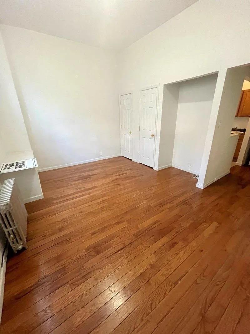 #12 photo, 23-12 Broadway, 皇后区 阿士多利亚 Astoria , NY 11106