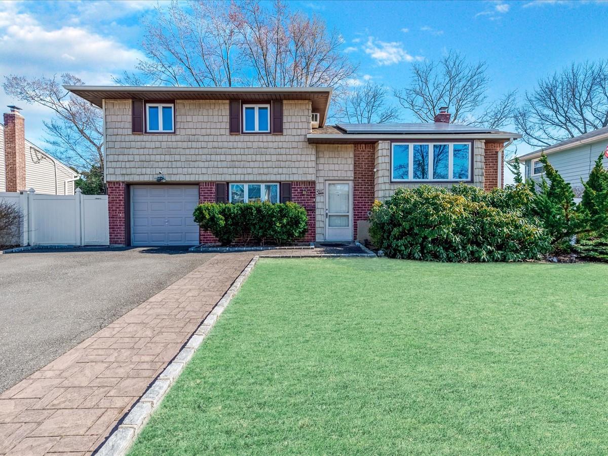 #1 photo, 10 John Drive, 长岛 贝斯佩奇 Old Bethpage , NY 11804