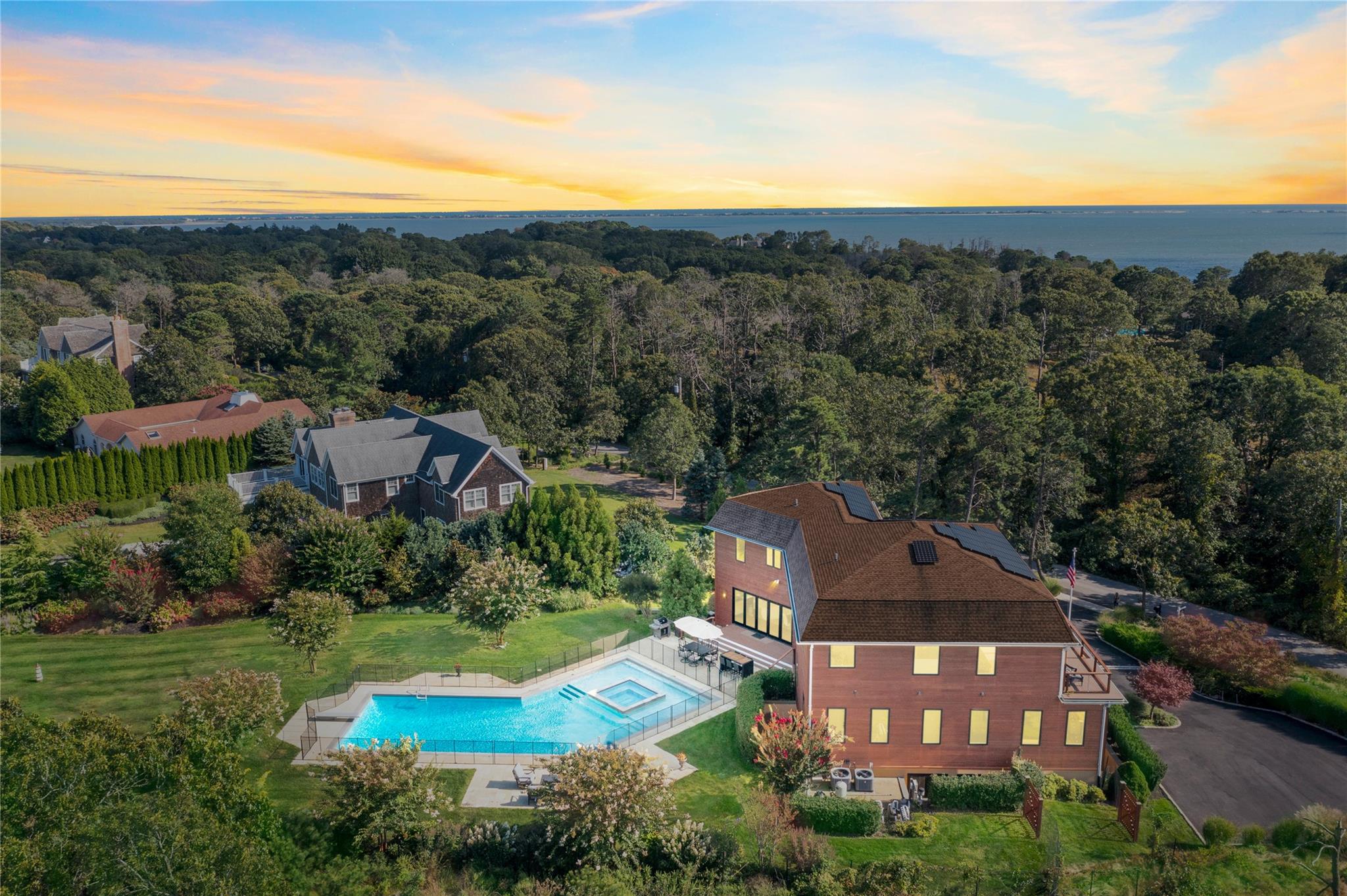 #9 photo, 89 Old Canoe Place Road, サフォーク郡 Hampton Bays , NY 11946