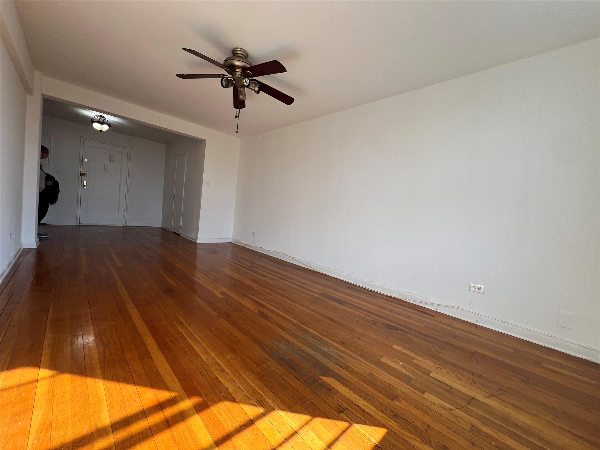 #12 photo, 1475 Thieriot Avenue, Bronx , NY 10460