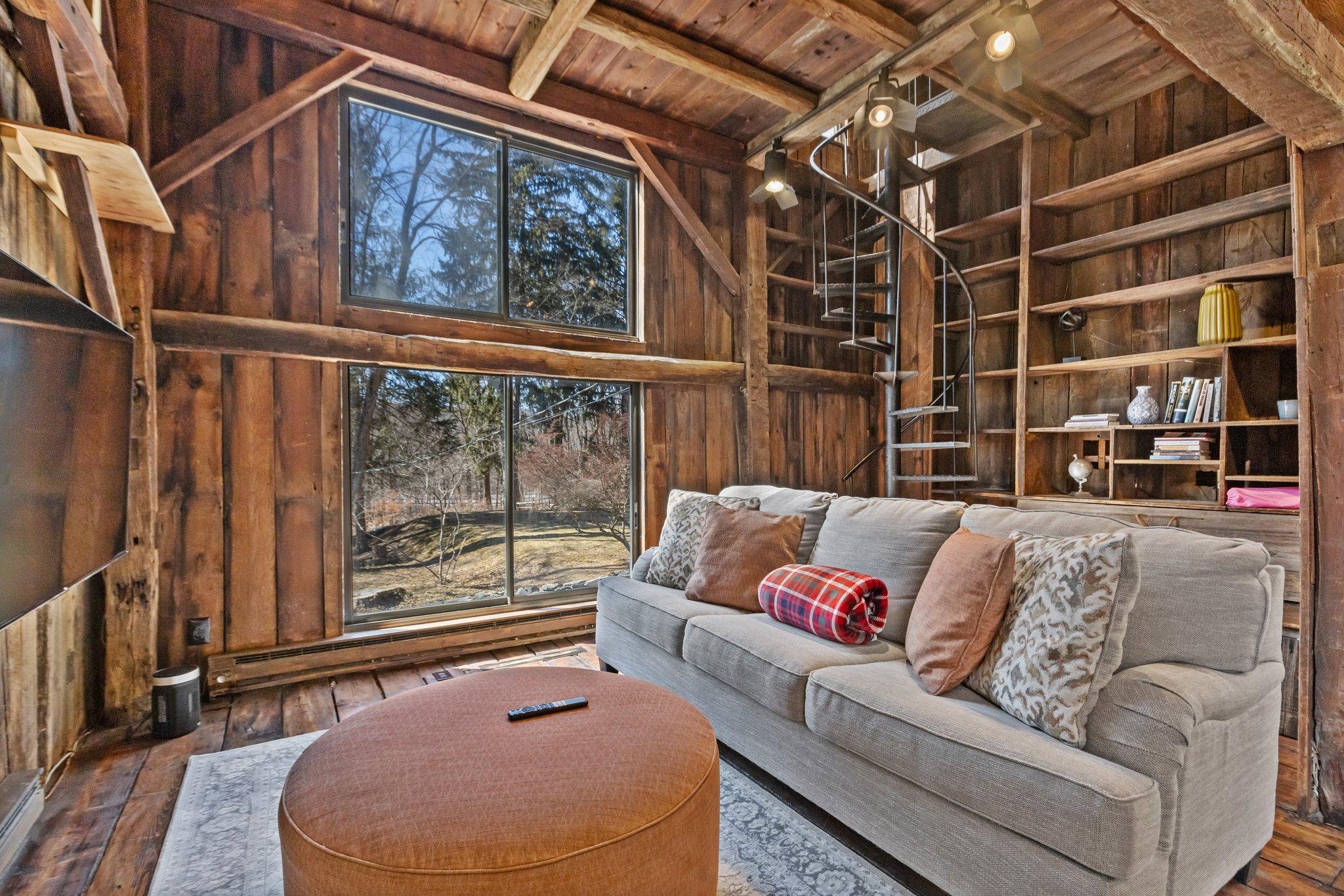 #11 photo, 200 Chestnut Ridge Road, Bedford Corners , NY 10549