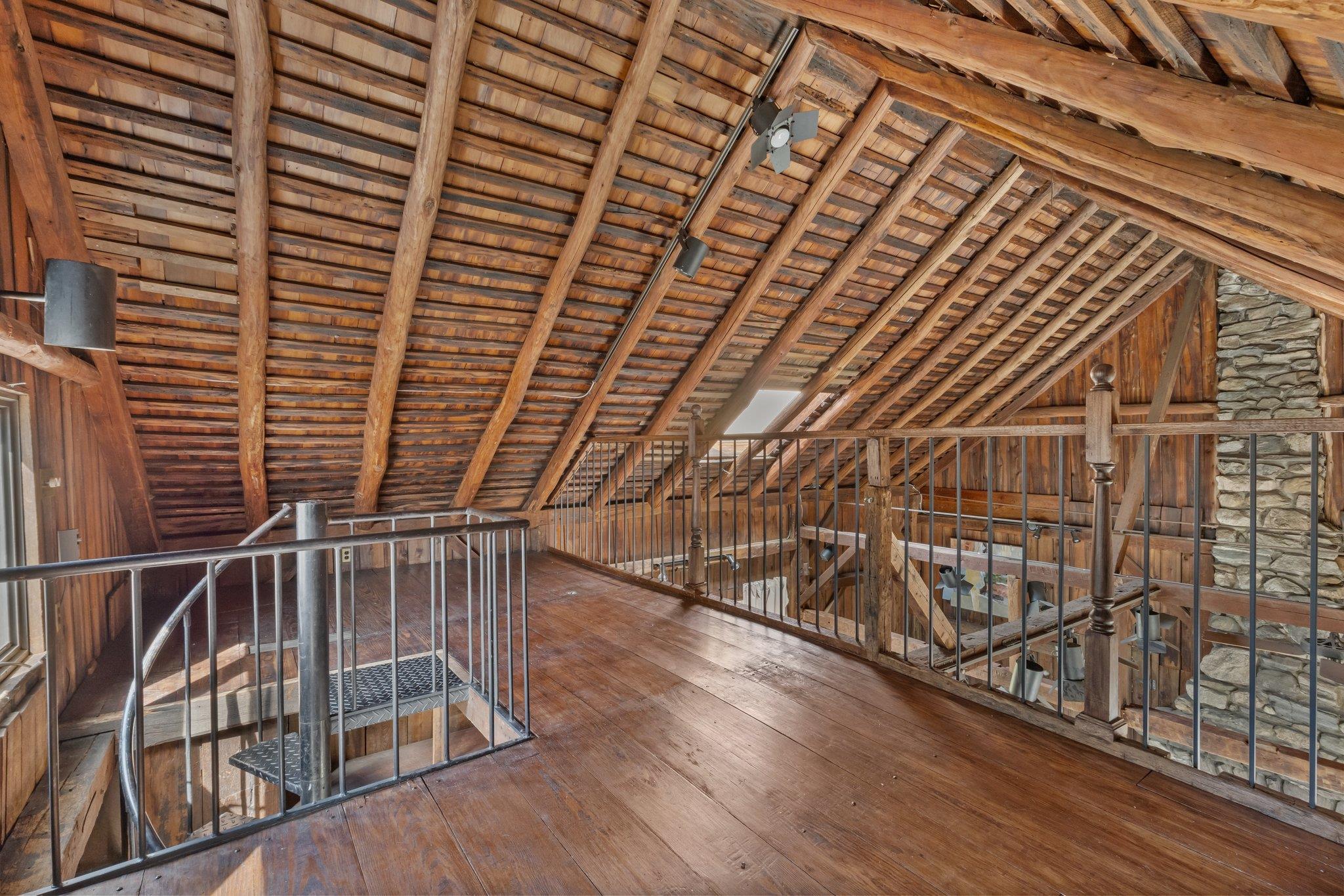 #18 photo, 200 Chestnut Ridge Road, Bedford Corners , NY 10549