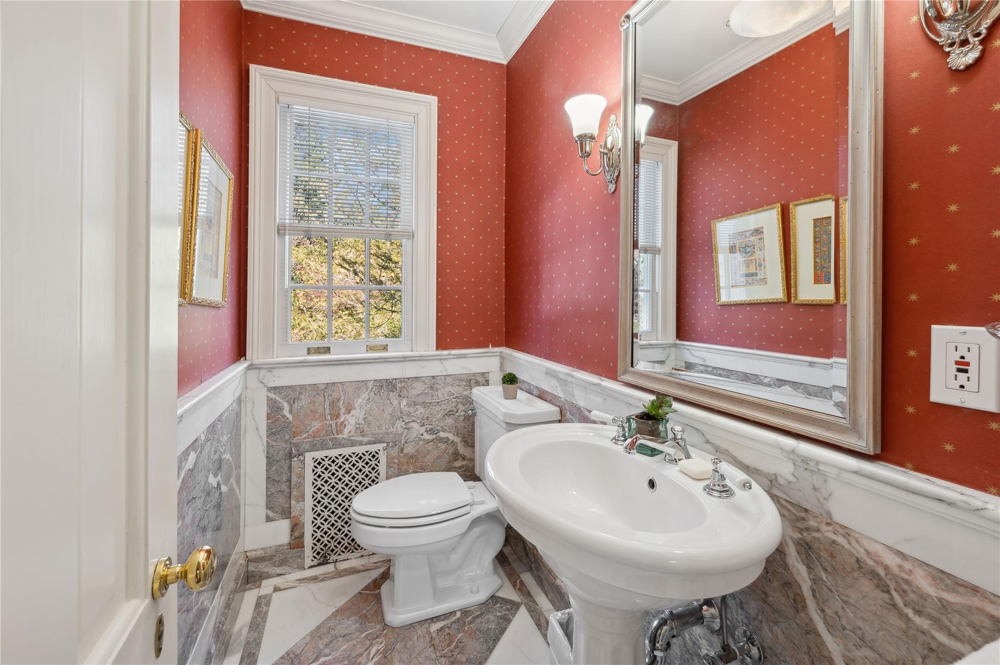 #16 photo, 133 aka 139 Hampshire Road, ブロンクス区 Bronxville , NY 10708