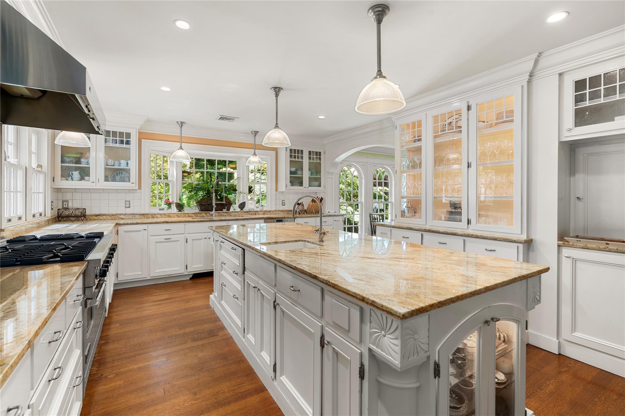 #8 photo, 133 aka 139 Hampshire Road, ブロンクス区 Bronxville , NY 10708