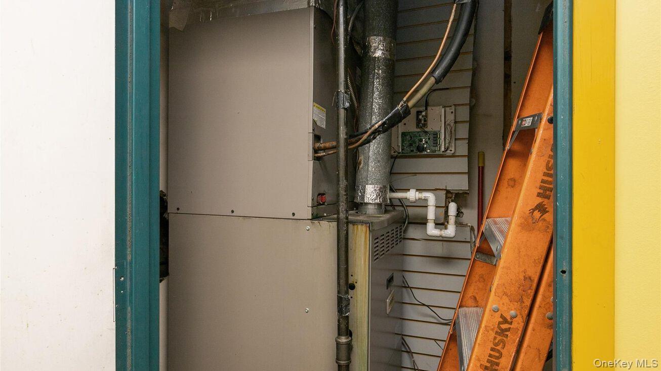 #8 photo, 146Aa Sunrise Highway, サフォーク郡 Lindenhurst , NY 11757