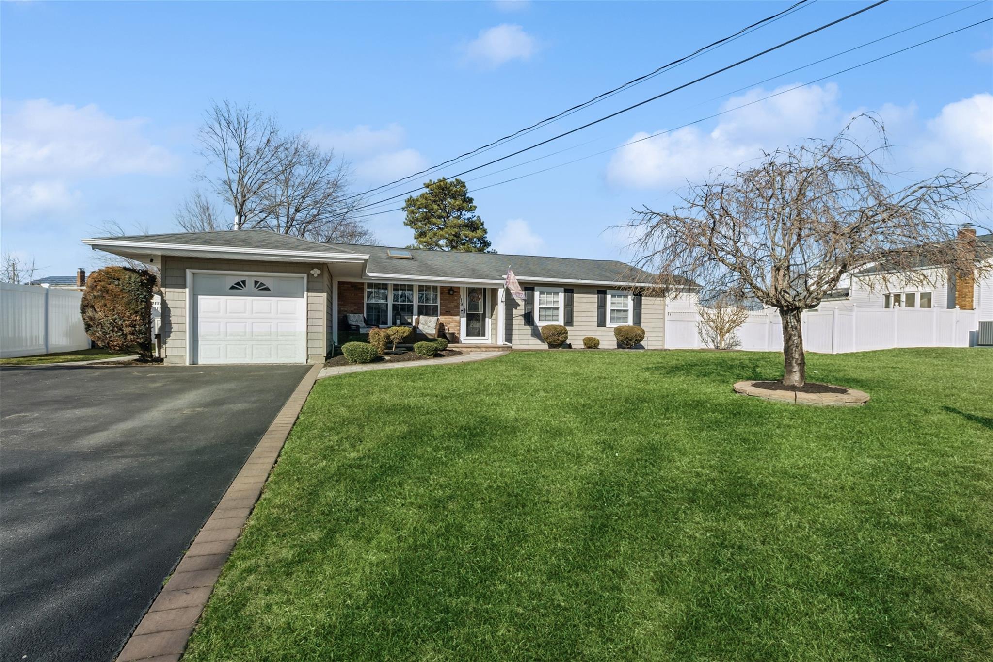 #1 photo, 119 Kenwood Drive, Bohemia , NY 11716