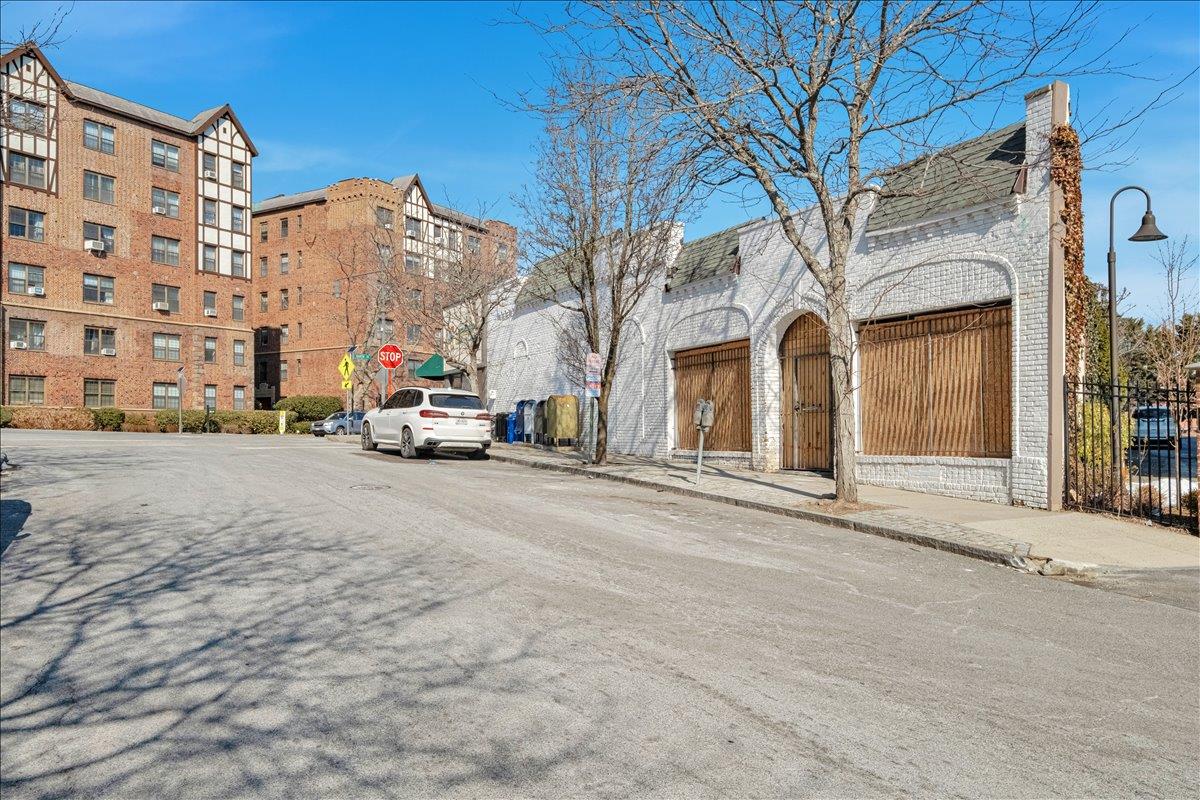 #6 photo, 90 Garth Road, Scarsdale , NY 10583