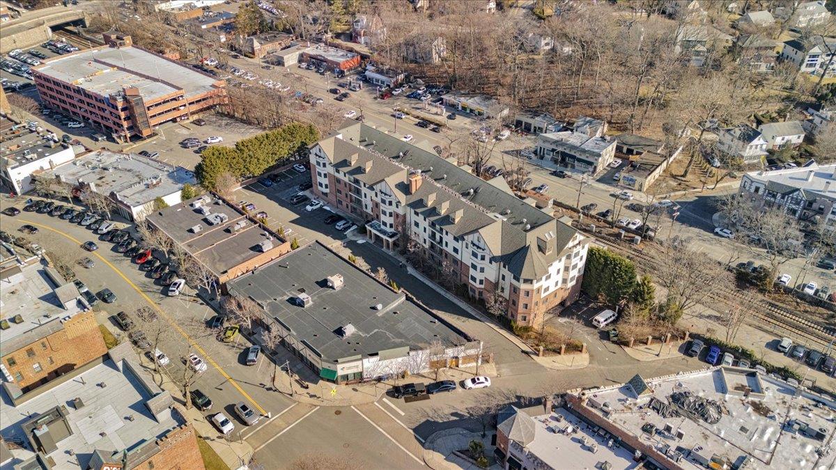 #8 photo, 90 Garth Road, Scarsdale , NY 10583