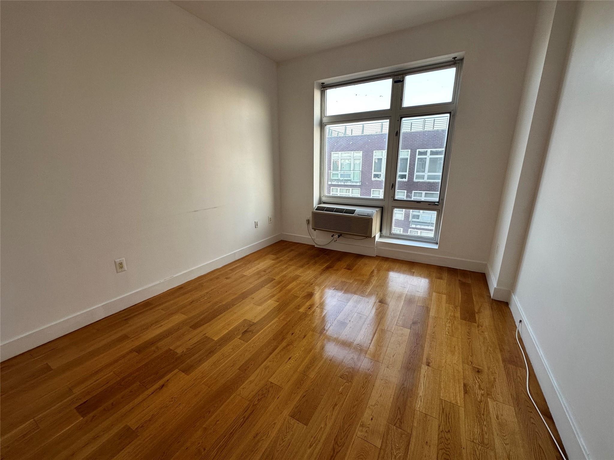 #17 photo, 140-21 32 Avenue, קווינס Flushing , NY 11354