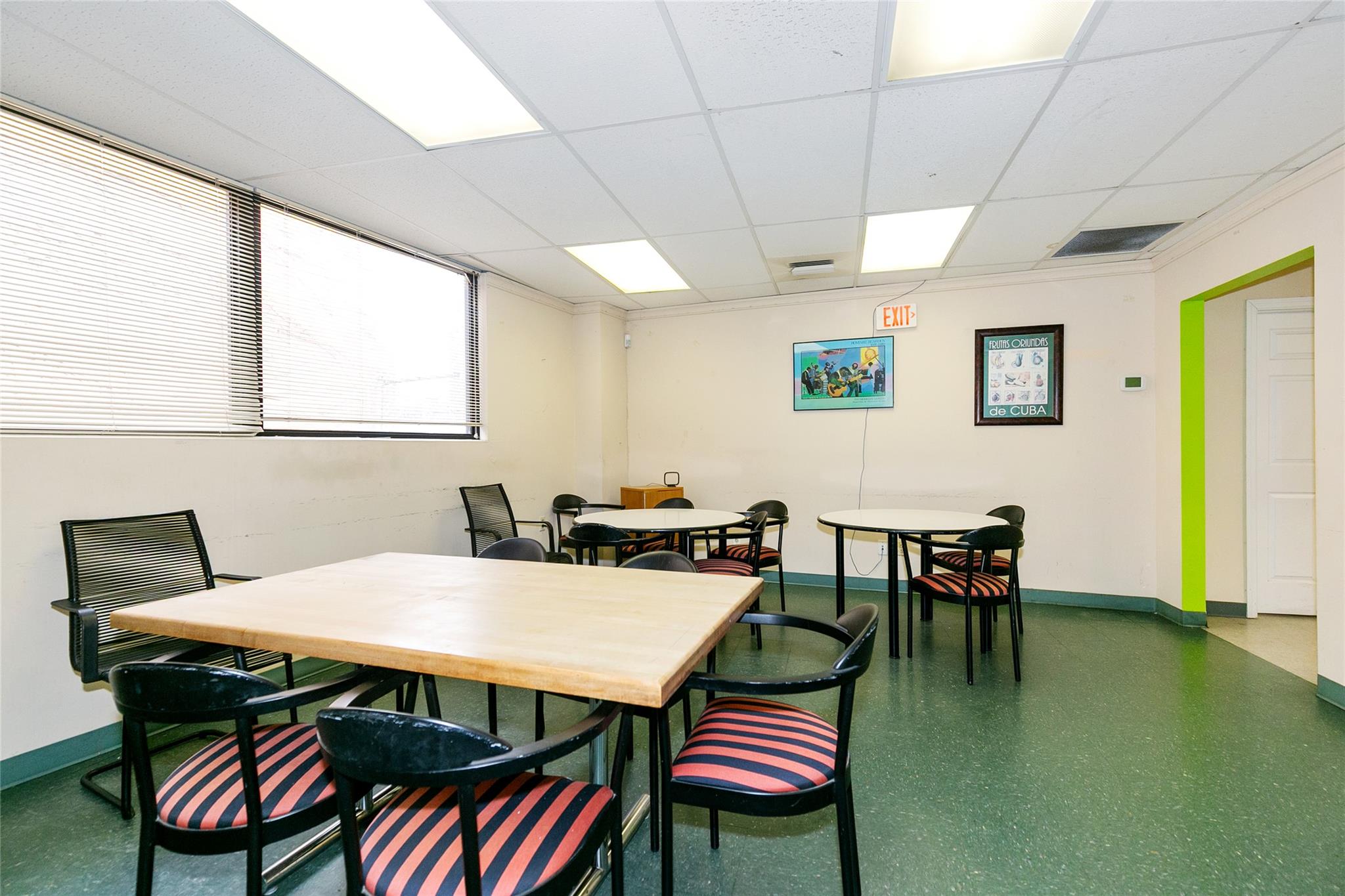 #17 photo, 150 Herricks Road, ナッソー郡 Mineola , NY 11501