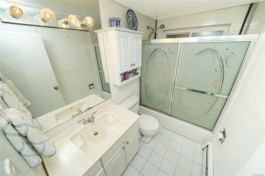 #15 photo, 33 Peachtree Lane, Mount Sinai , NY 11766