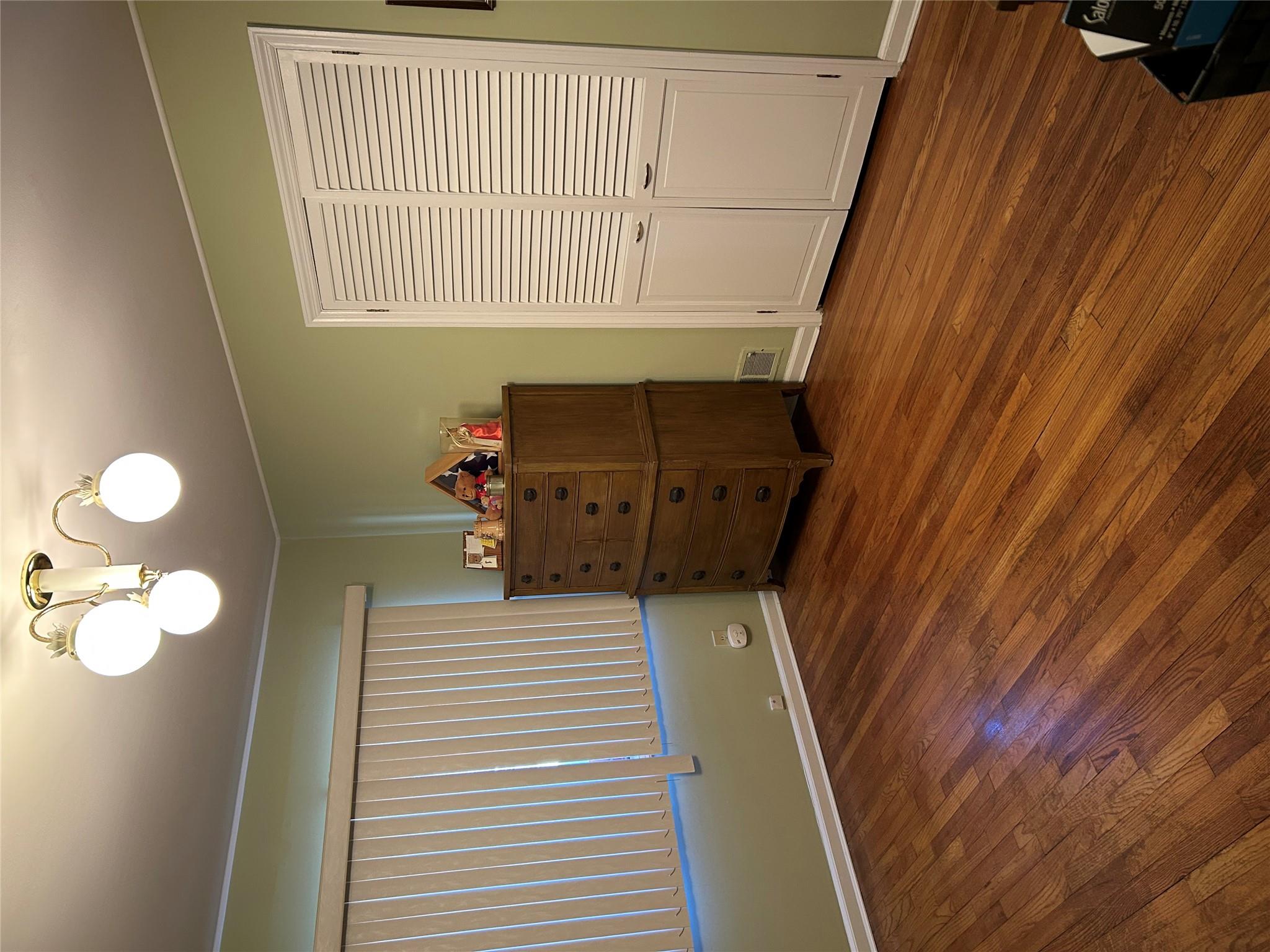 #13 photo, 2 Yorkshire Road, 長島 New Hyde Park , NY 11040