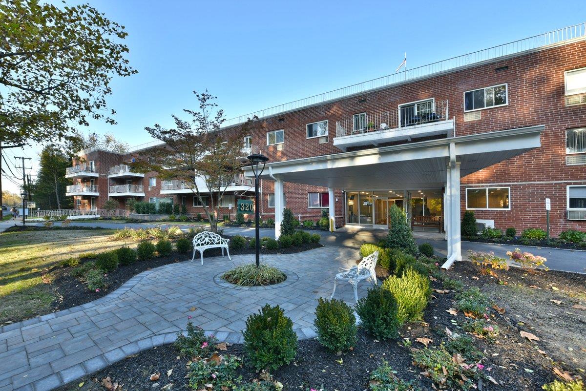 #2 photo, 320 E Shore Road, ناسو Great Neck , NY 11023