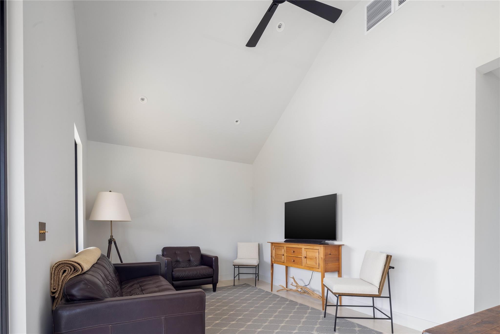 #20 photo, 61 Peconic Avenue, サフォーク郡 Shelter Island Heights , NY 11964