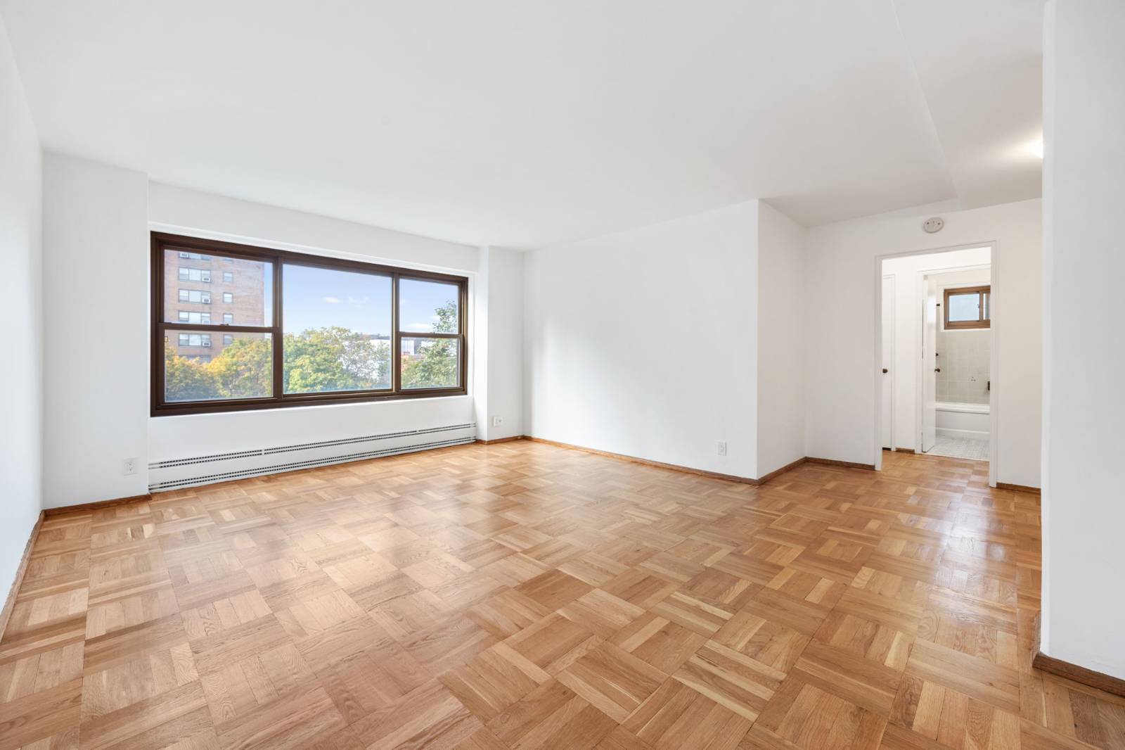 #4 photo, 21-80 33rd Road, #6B, クイーンズ区 Astoria , NY 11106