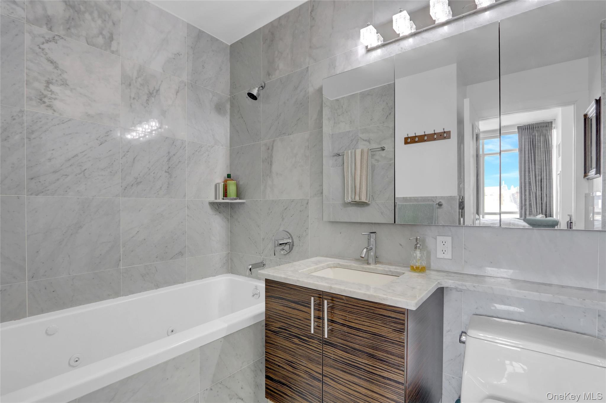 #19 photo, 11-24 31st Avenue, クイーンズ区 Long Island City , NY 11106