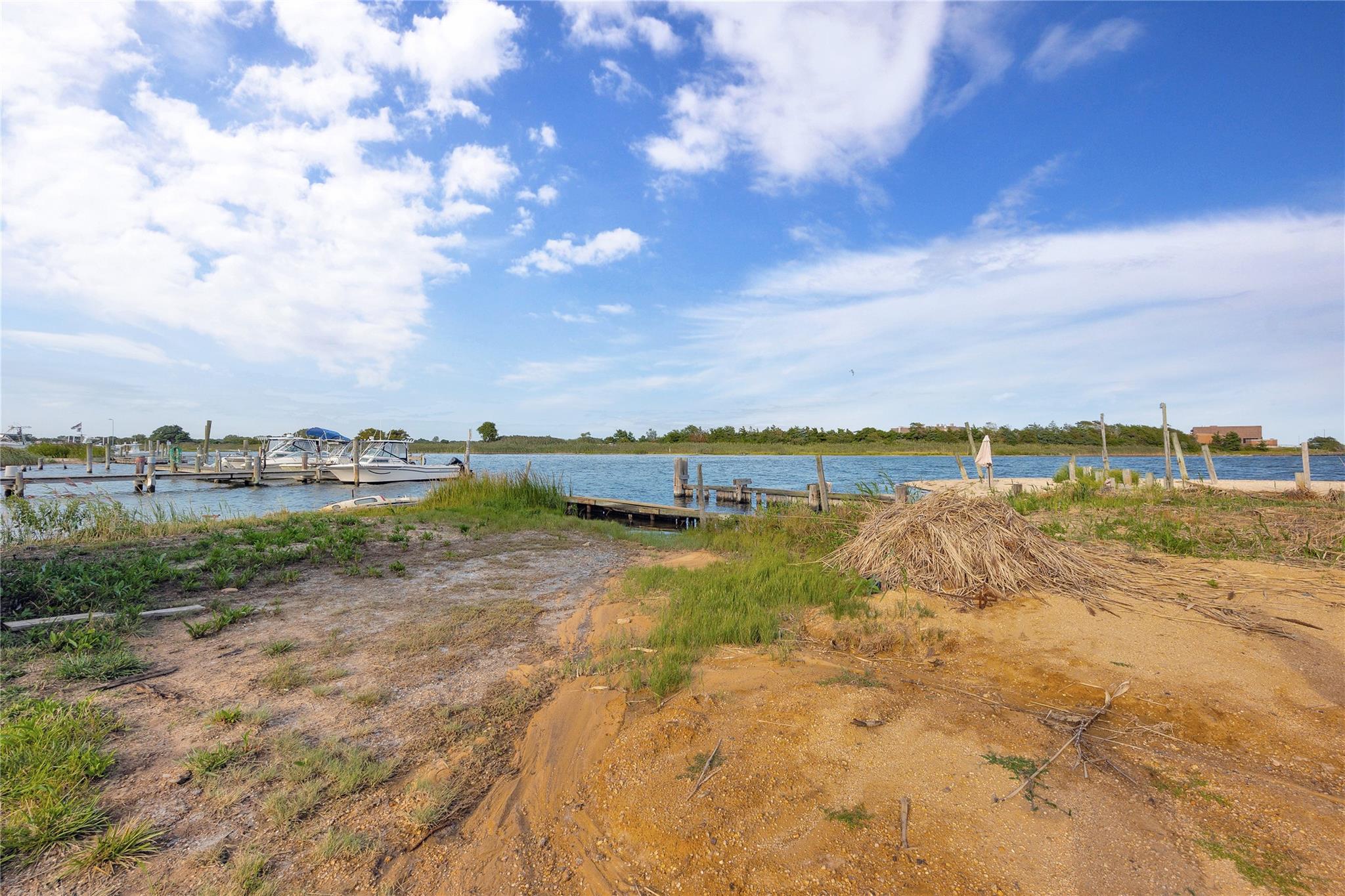 #18 photo, 823 Venetian Boulevard, 东长岛 Lindenhurst , NY 11757