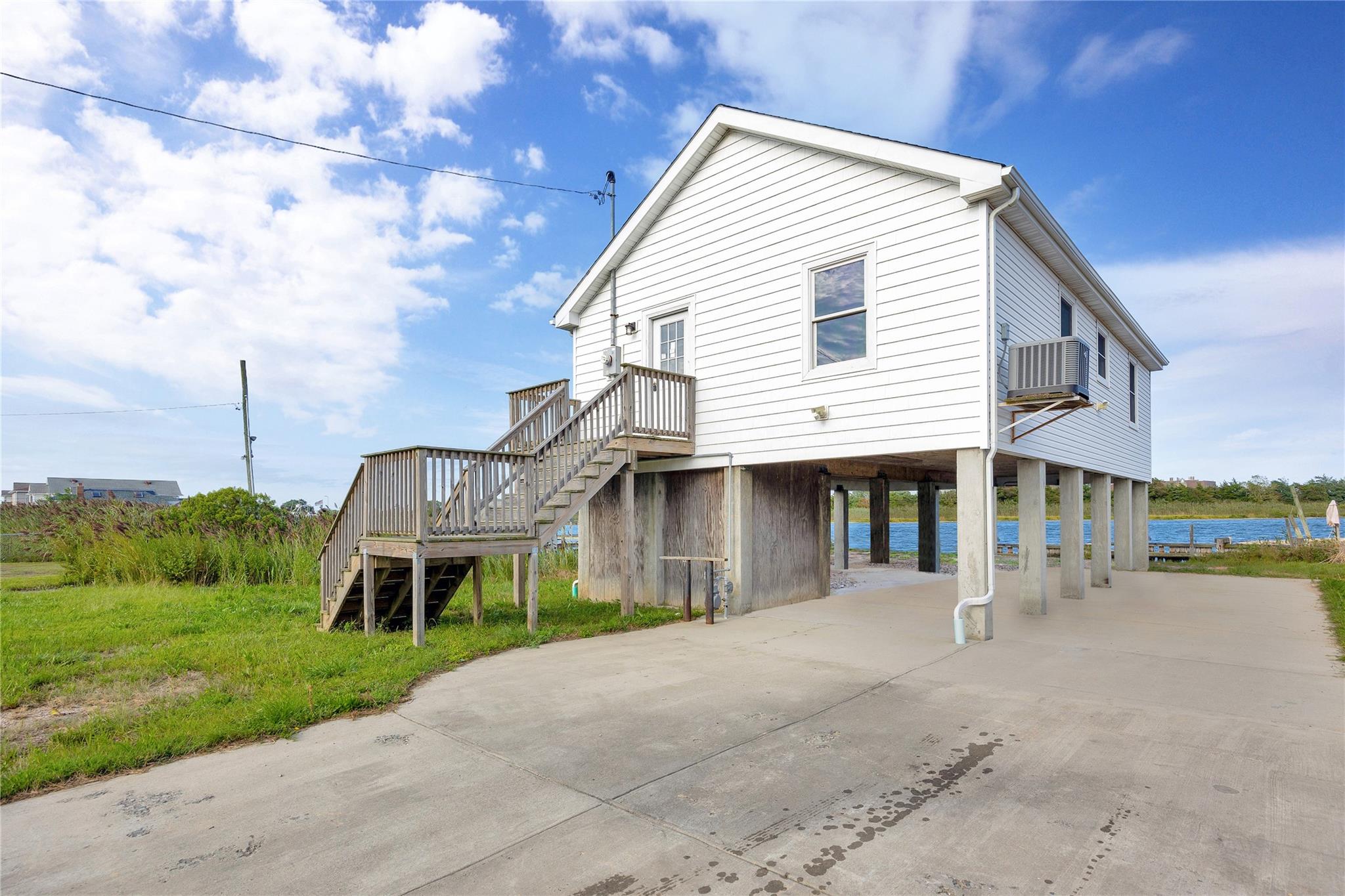 #2 photo, 823 Venetian Boulevard, 东长岛 Lindenhurst , NY 11757
