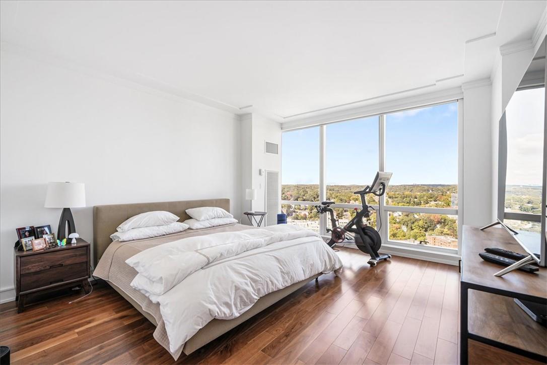 #11 photo, 5 Renaissance Square, White Plains , NY 10601