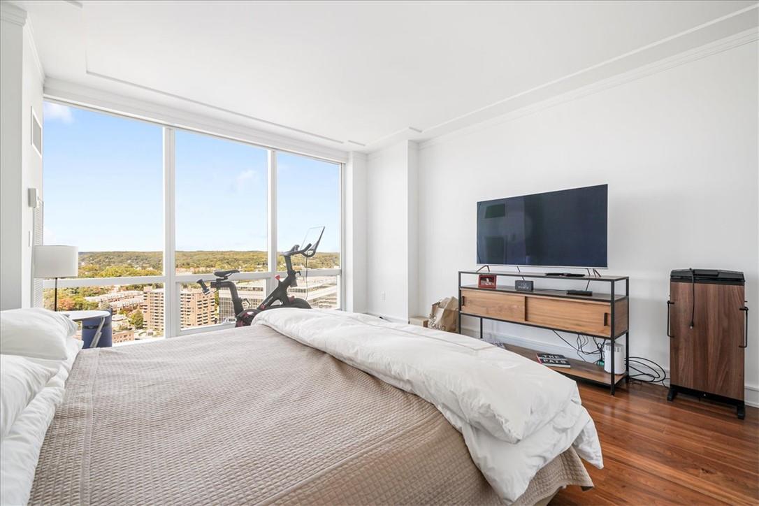 #12 photo, 5 Renaissance Square, White Plains , NY 10601