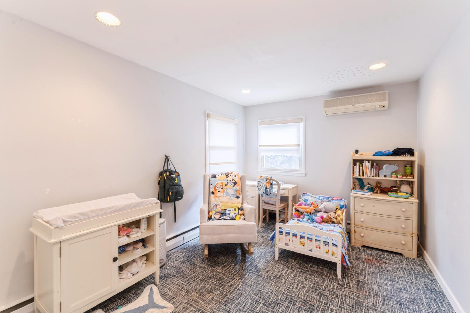 #12 photo, 57 Sandy Hollow Road, ناسو Port Washington , NY 11050