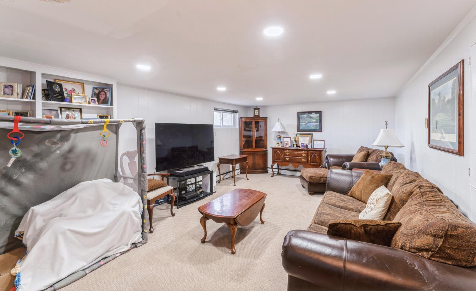 #9 photo, 57 Sandy Hollow Road, ناسو Port Washington , NY 11050