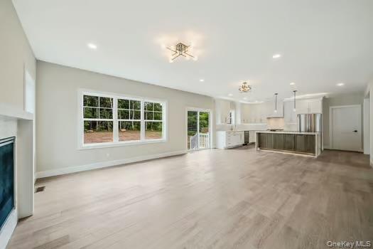 #24 photo, 329 Weeks Avenue, サフォーク郡 Manorville , NY 11949