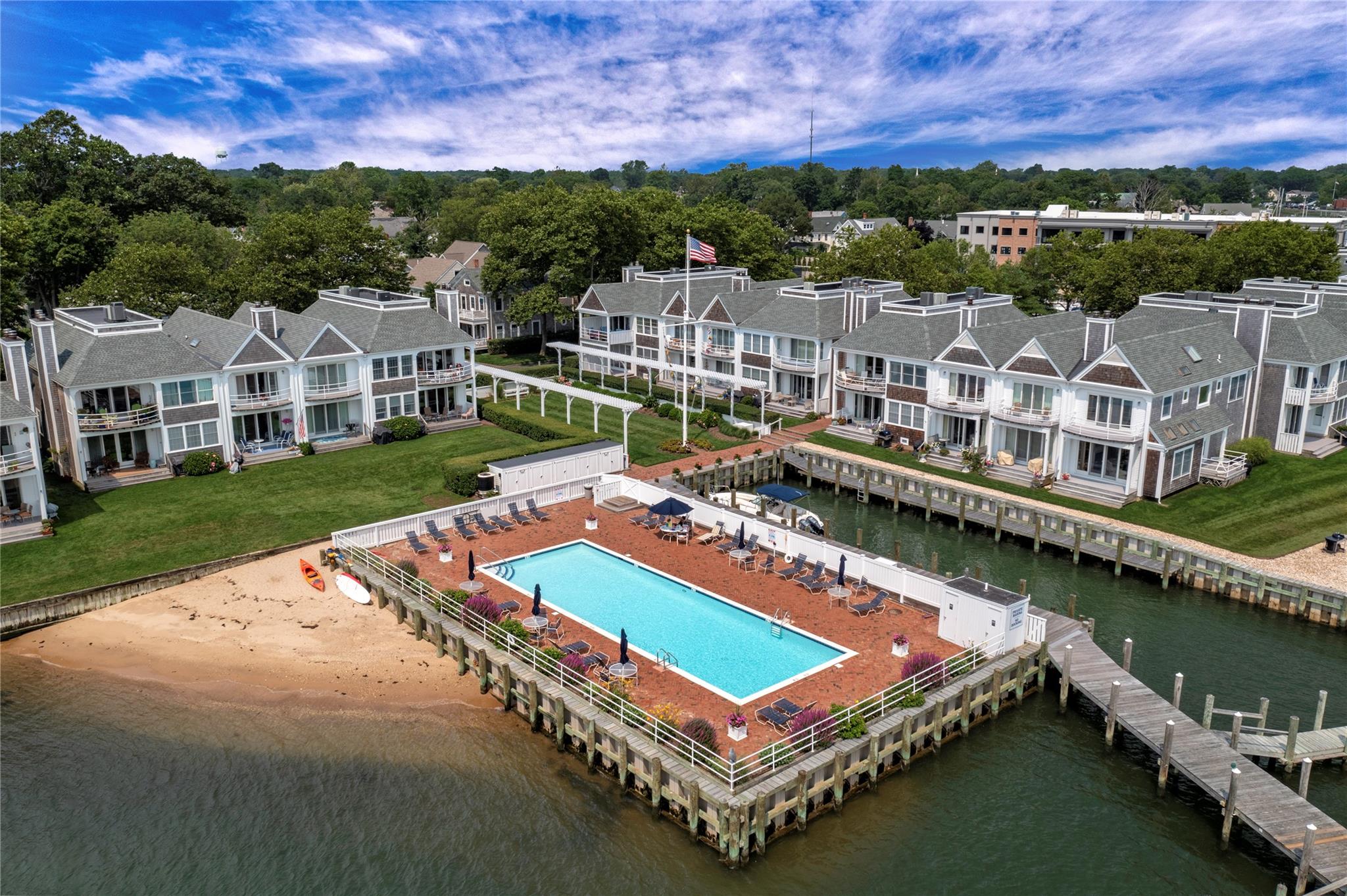 #16 photo, 36 Stirling, サフォーク郡 Greenport , NY 11944