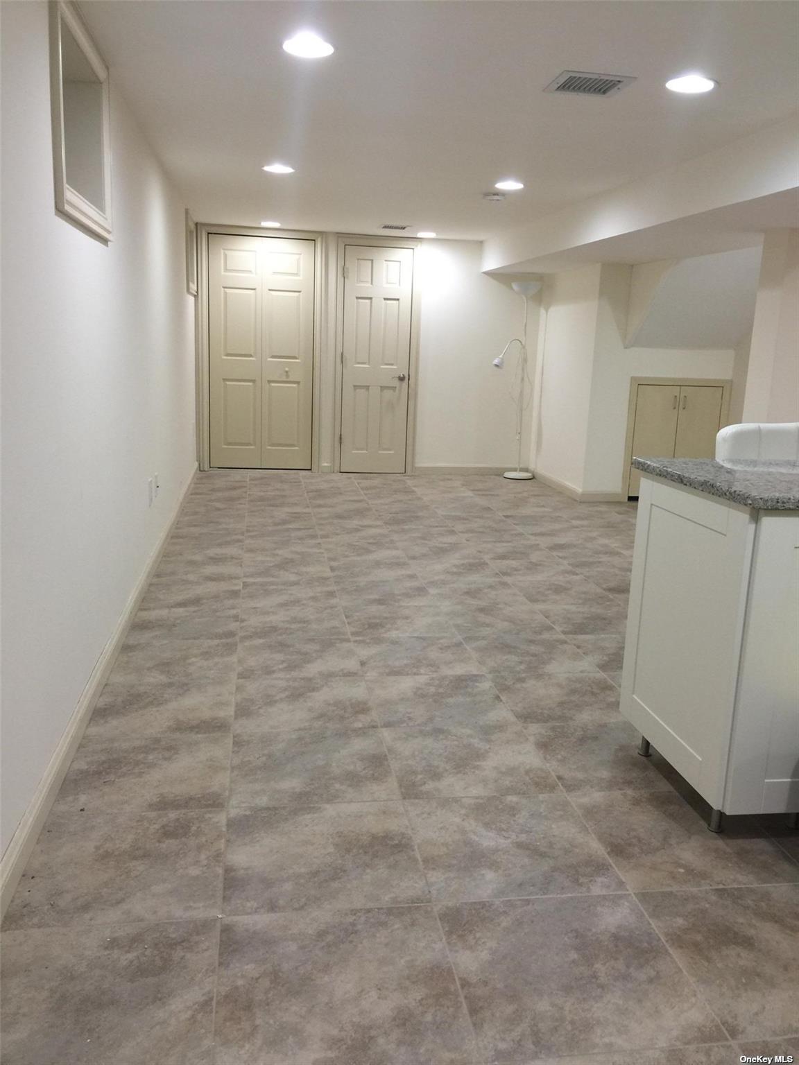 #14 photo, 80-18 261st Street, Glen Oaks , NY 11004