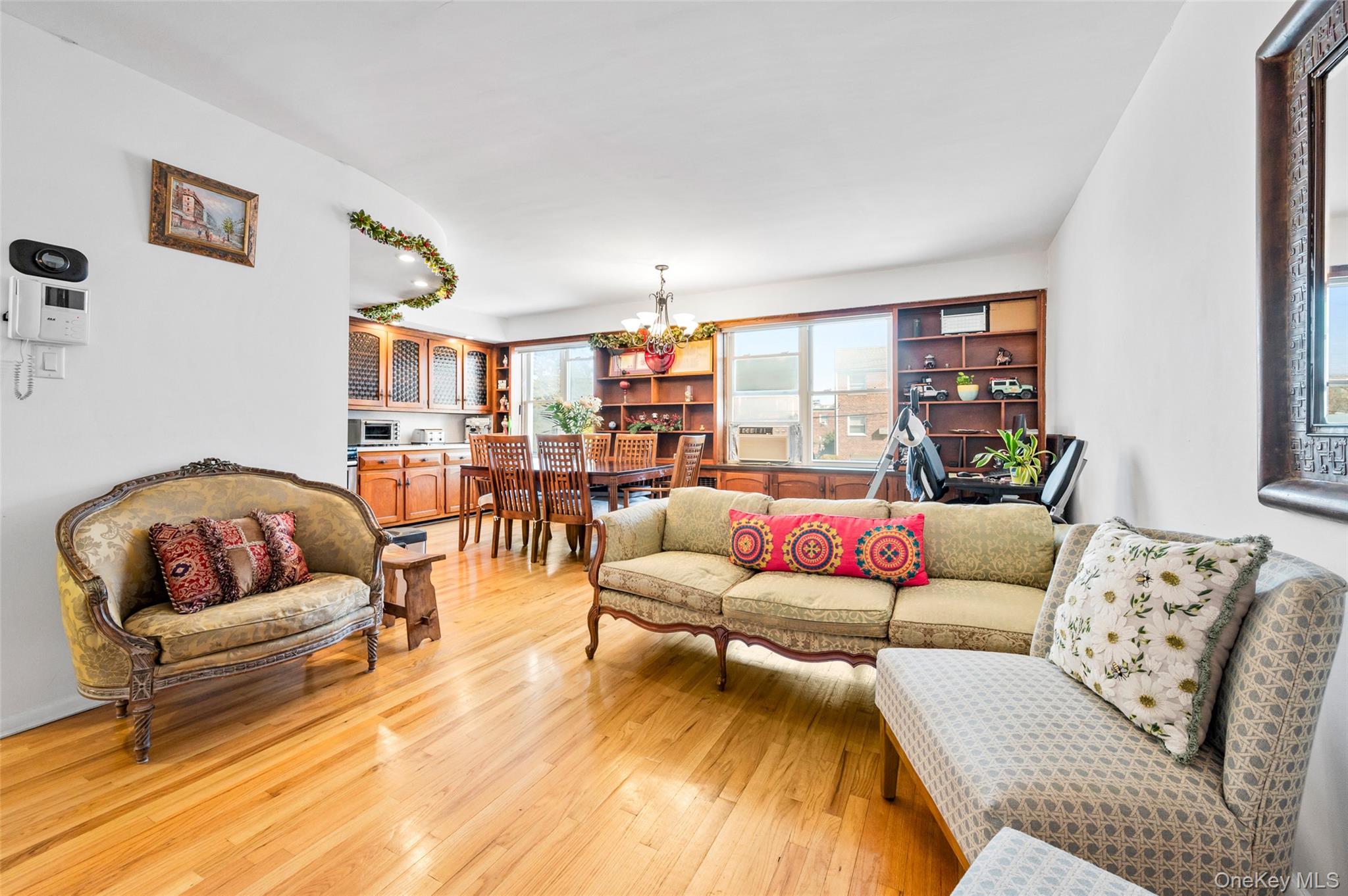 #11 photo, 90-15 70th Drive, كوينز Forest Hills , NY 11375