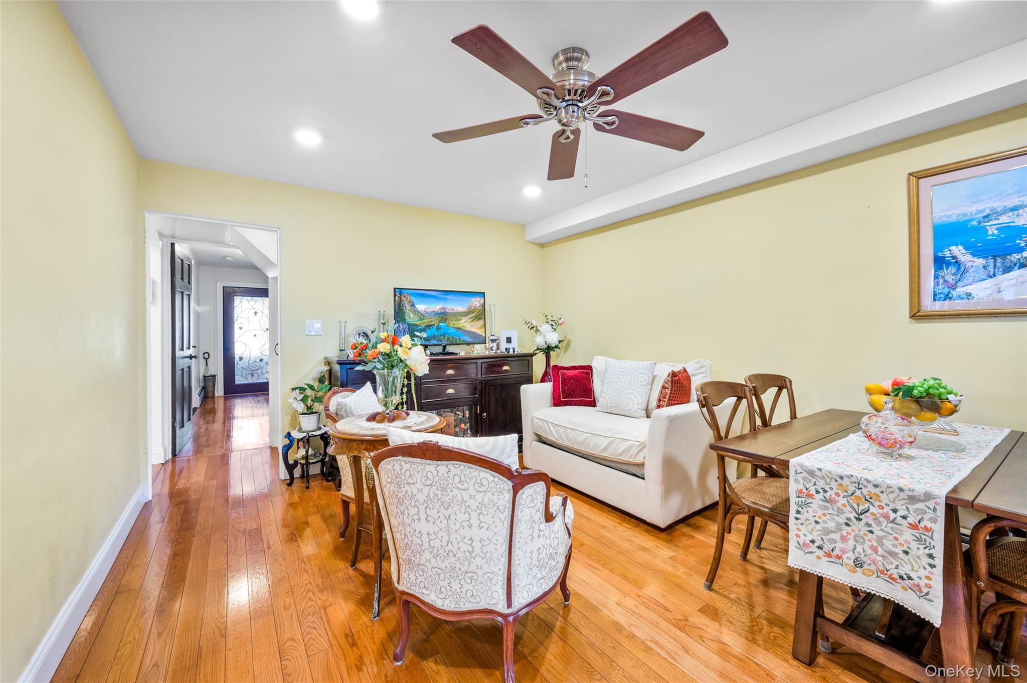 #16 photo, 90-15 70th Drive, كوينز Forest Hills , NY 11375