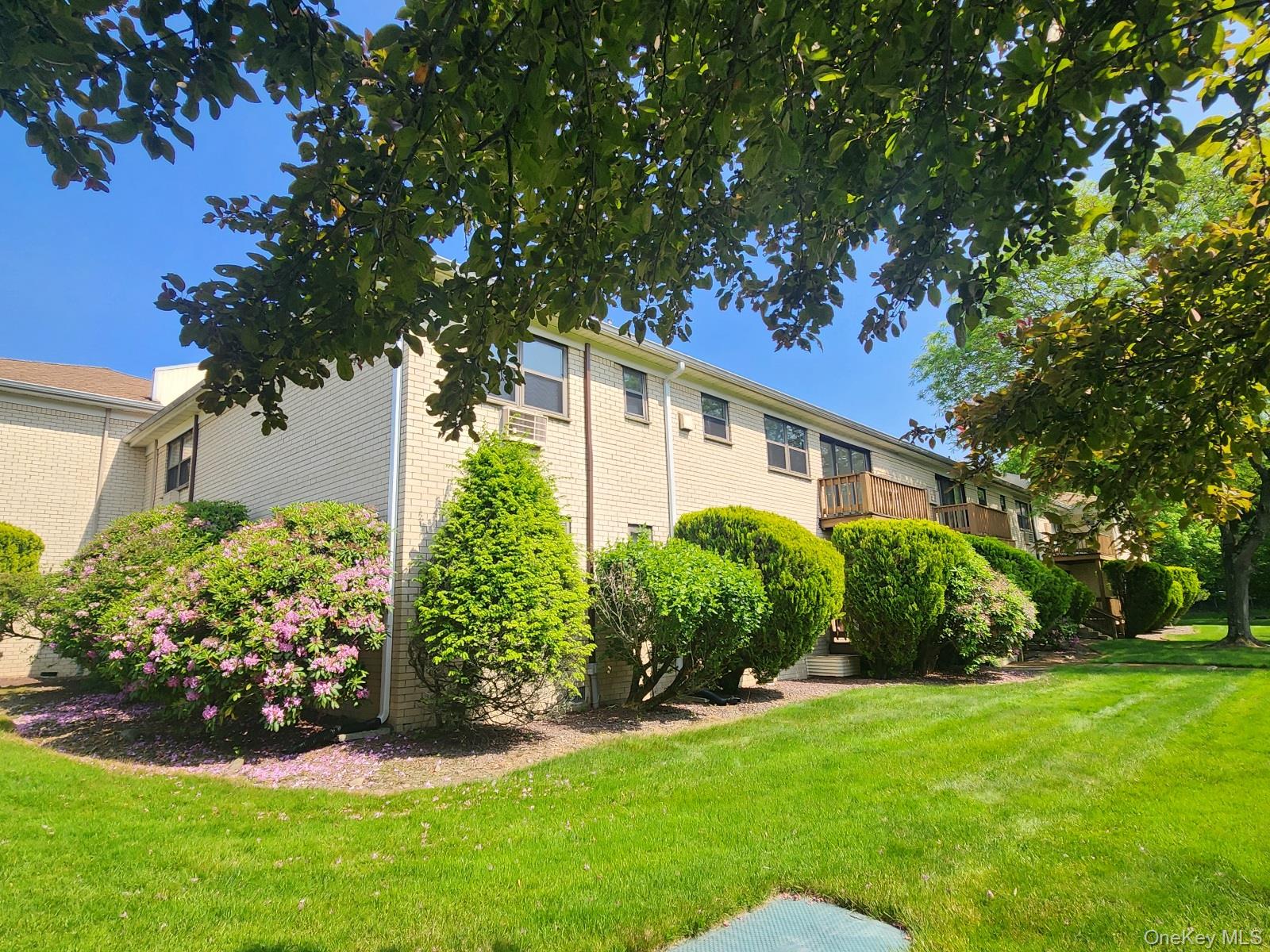 #18 photo, 196 SNEDEN Place, Spring Valley , NY 10977