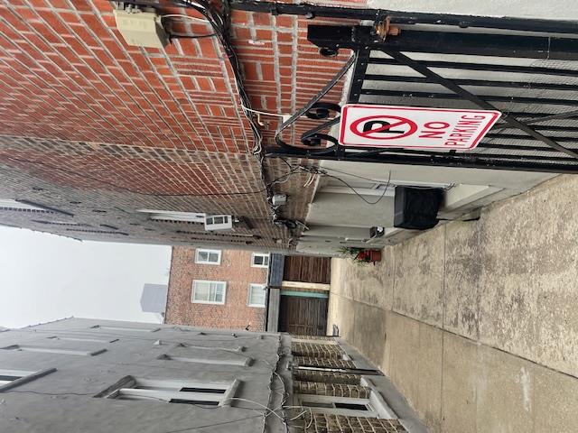 #13 photo, 2010 Hobart Avenue, ブロンクス区 Bronx , NY 10461