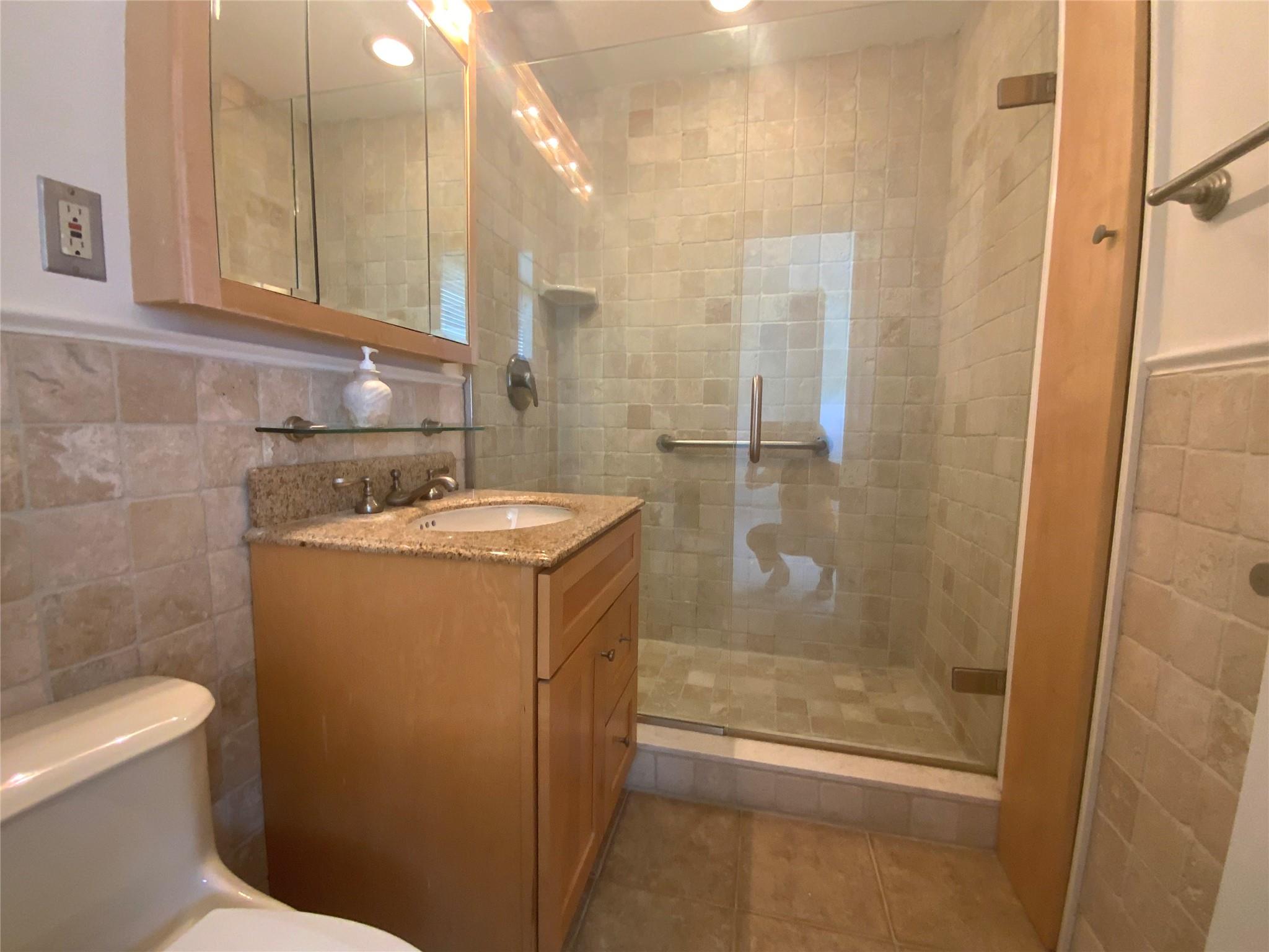 #11 photo, 27010 Grand Central Parkway, クイーンズ区 Floral Park , NY 11005