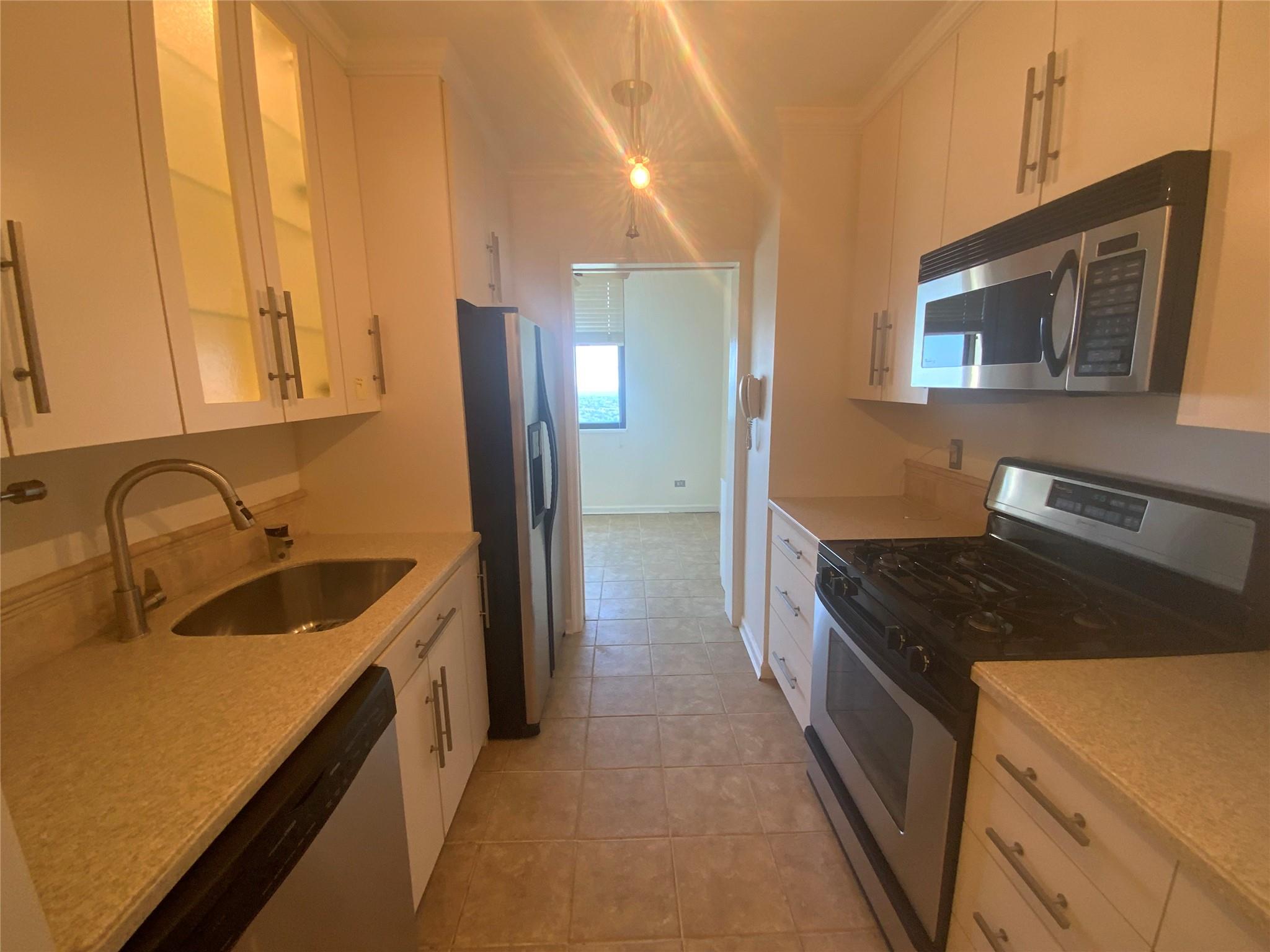 #7 photo, 27010 Grand Central Parkway, クイーンズ区 Floral Park , NY 11005