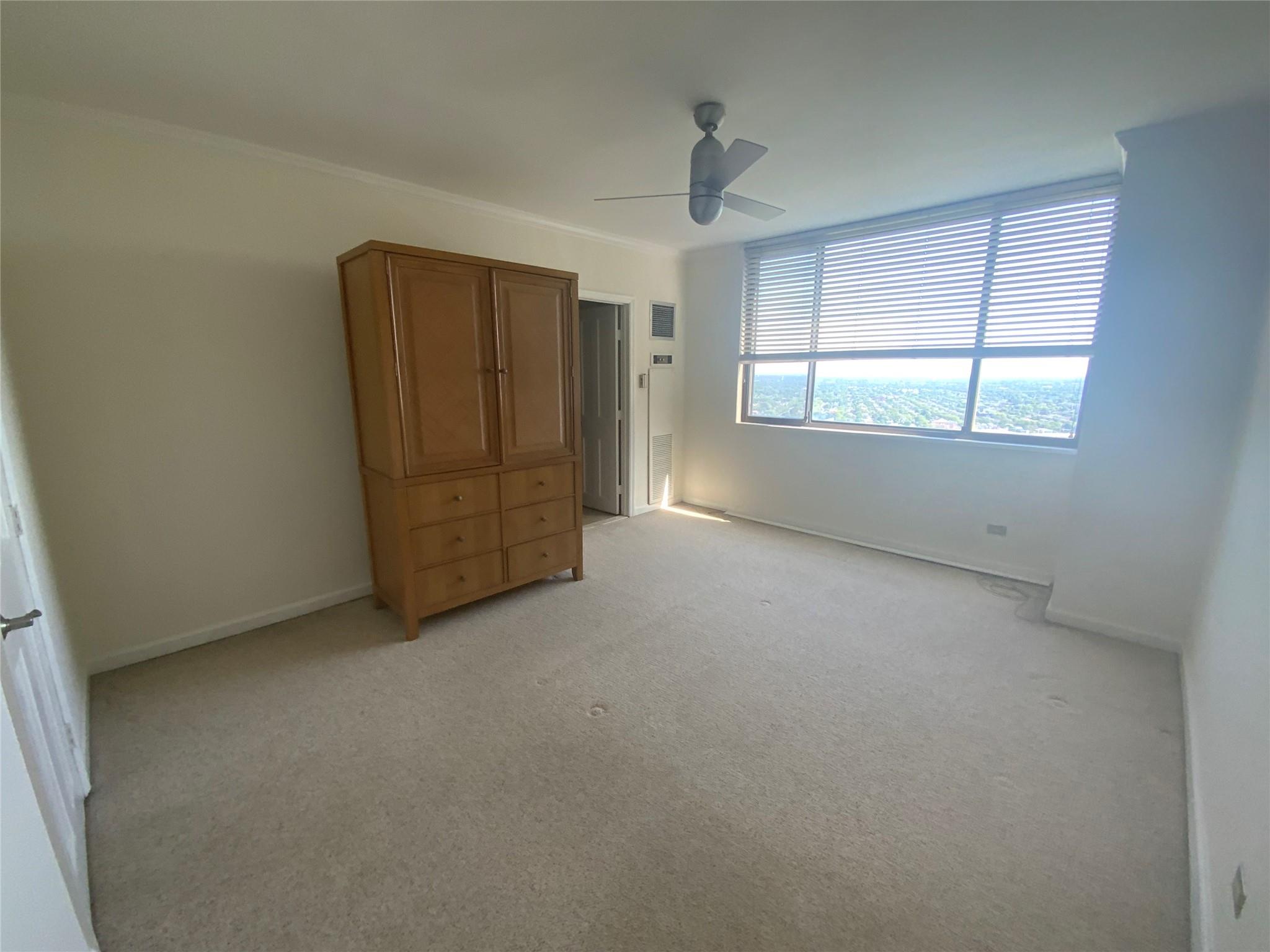 #9 photo, 27010 Grand Central Parkway, クイーンズ区 Floral Park , NY 11005