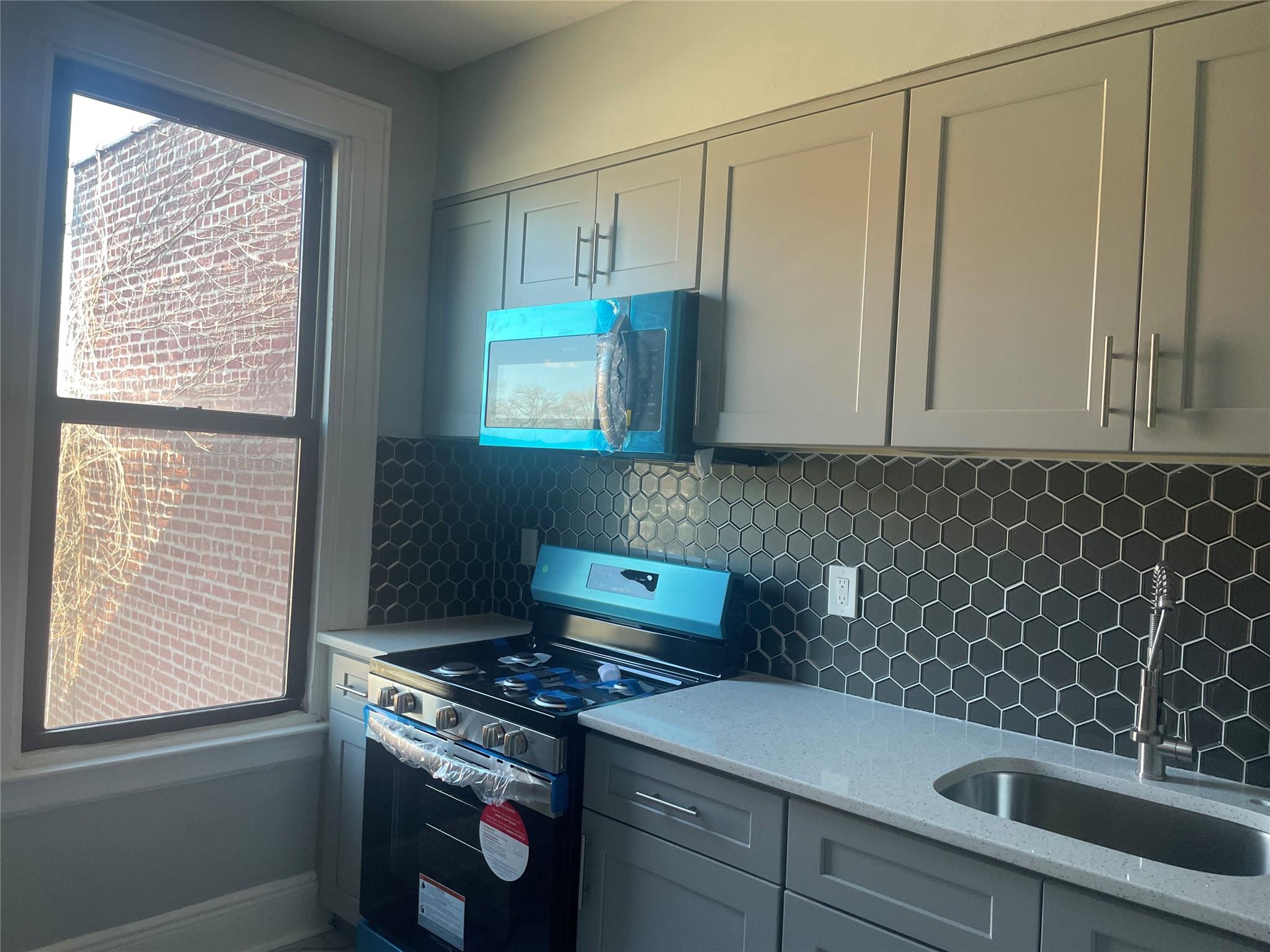 #16 photo, 216-17 Linden Boulevard, クイーンズ区 Cambria Heights , NY 11411