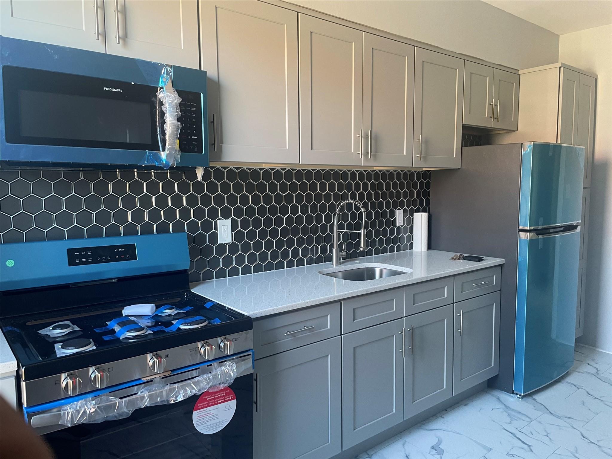 #9 photo, 216-17 Linden Boulevard, クイーンズ区 Cambria Heights , NY 11411